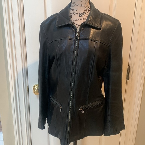 Andrew Marc women’s vintage leather jacket. Size petite medium. Black - Picture 2 of 12